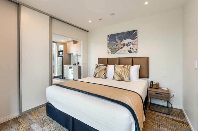 Lq Queenstown One Bedroom Apartment 002